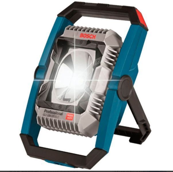 Акумуляторний ліхтар Bosch GLI 18V-1900 Professional без акумулятора та зарядного пристрою 5700 фото
